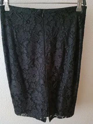 Falda tubo encaje negro de Mango NUEVA