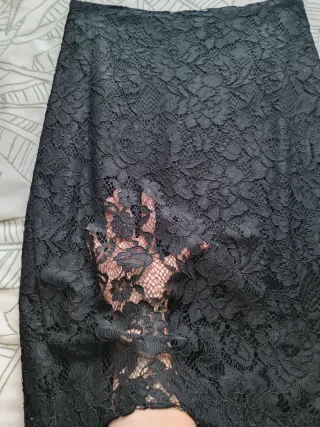 Falda tubo encaje negro de Mango NUEVA