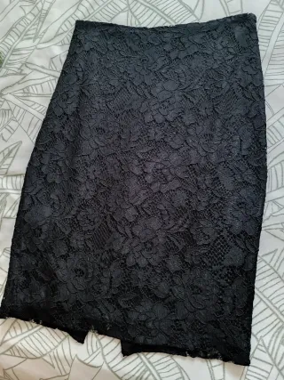Falda tubo encaje negro de Mango NUEVA