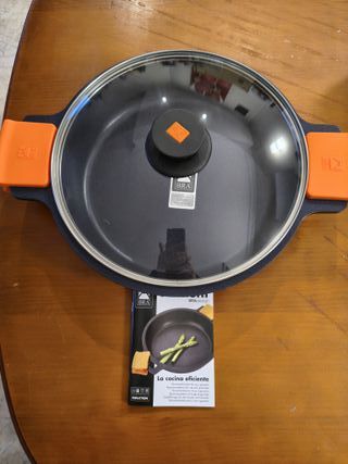 BRA Efficient Cacerola baja con tapa de cristal y asas de silicona, 28 cm, con antiadherente, apta para inducción, Libre de PFOA