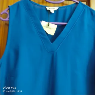 Camiseta sin mangas escote pico