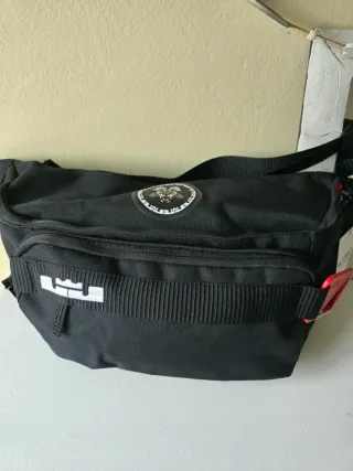 Riñonera Nike Negra Nueva