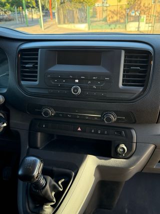 Alquiler furgonetas 9 plazas