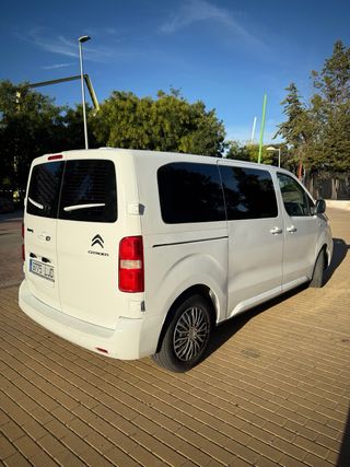 Alquiler furgonetas 9 plazas