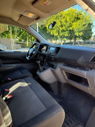 Alquiler furgonetas 9 plazas