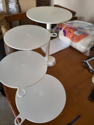 Graziano, Soporte para tartas de 4 pisos con elegante forma de escalera, fabricado en plástico resistente y reutilizable, ideal