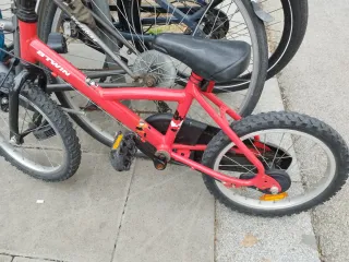 Bicicleta infantil BtWin roja