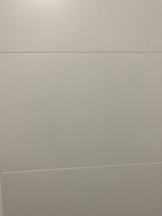 Puertas blancas interiores  con rayas izq)