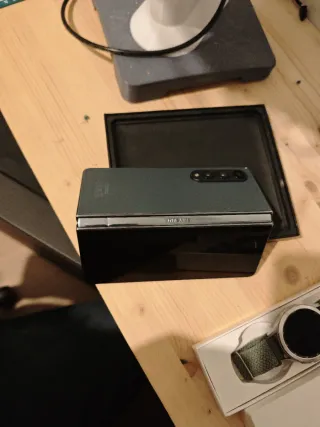 Samsung Galaxy Z Fold 4 + Galaxy Watch 4 Classic