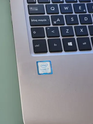 Portátil ASUS i7