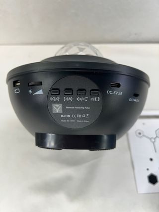 Proyector de luces con altavoz. Nuevo