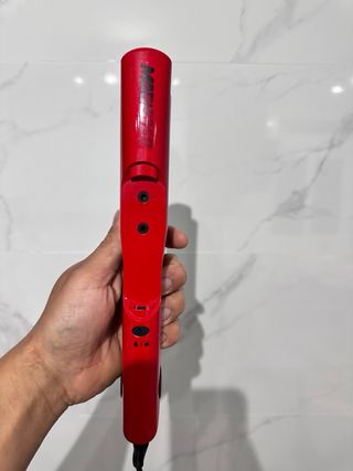 Plancha de pelo roja