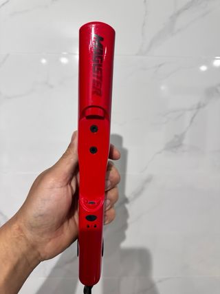 Plancha de pelo roja