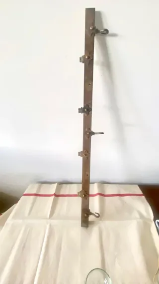 Barra colgador utensilios hierro antiguo