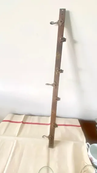 Barra colgador utensilios hierro antiguo