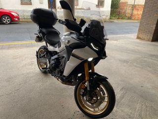 Yamaha Tracer 9 GT Negra y Blanca