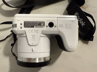 Cámara Kodak PixPro AZ422 Blanca y Negra