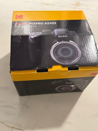 Cámara Kodak PixPro AZ422 Blanca y Negra