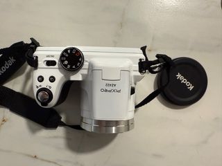 Cámara Kodak PixPro AZ422 Blanca y Negra