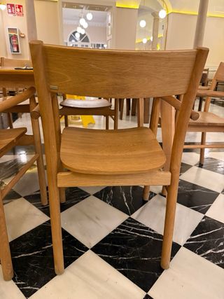 Mesa de madera y 4 sillas Sklum