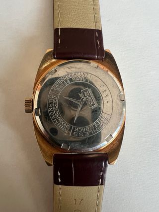 Reloj CAMY De Luxe dorado