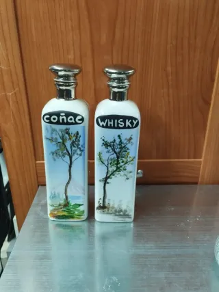 Bottiglie di ceramica Cognac e Whisky