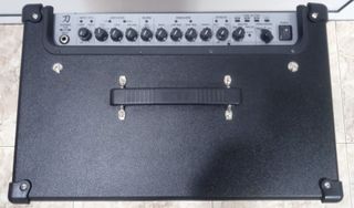 Amplificador de Bajo Boss Katana 110