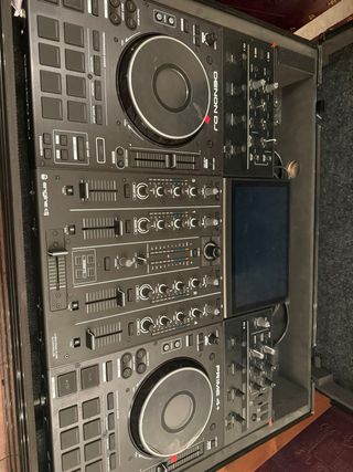Denon Prime 4+ con Flightcase