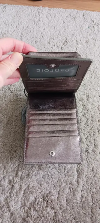 Funda móvil Parfois sin usar con etiquetas