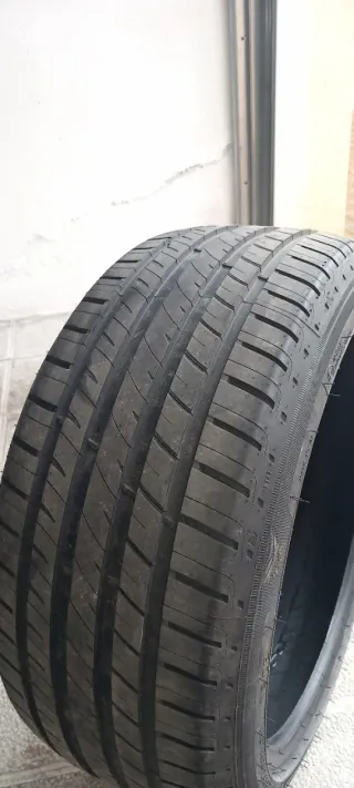 Neumático Kormoran 235/40 R18 Nuevo