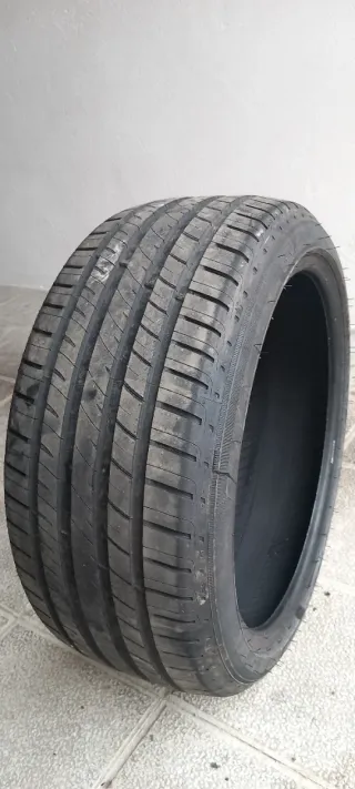 Neumático Kormoran 235/40 R18 Nuevo