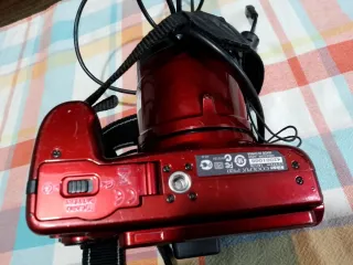 Nikon Coolpix P520 Fotocamera Digitale Rossa