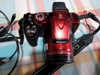 Nikon Coolpix P520 Fotocamera Digitale Rossa