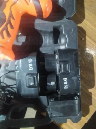 Taladro a batería con maletín