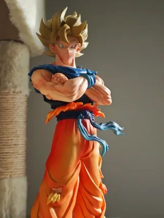 Figura Goku SSJ Saga Buu 32cm 1/6