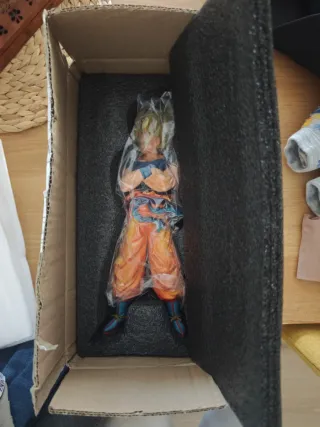 Figura Goku SSJ Saga Buu 32cm 1/6