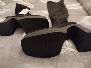 Botas de cuña negras