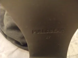 Botas de cuña negras