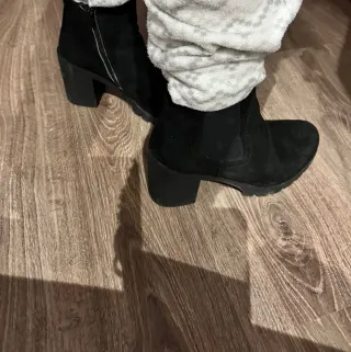 Botines negros talla 38