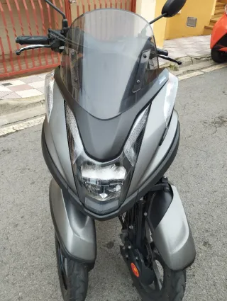 Yamaha Tricity 125 gris