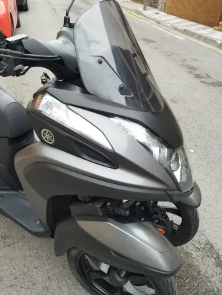 Yamaha Tricity 125 gris
