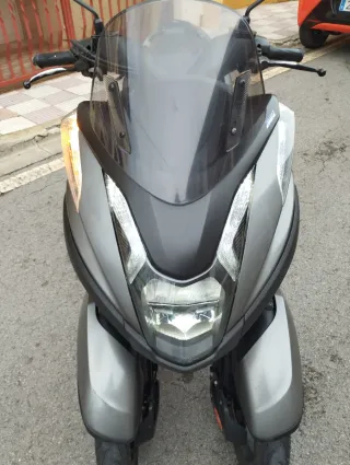 Yamaha Tricity 125 gris