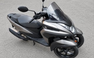 Yamaha Tricity 125 (Regalo dos cascos y candado)
