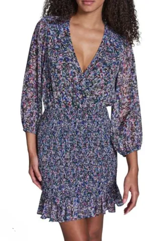 Vestido corto floral de Mango.