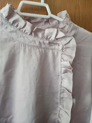 Blusa mujer rosa con volantes