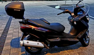 Suzuki Burgman 200 Impecable con Baúl