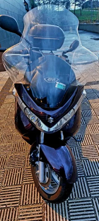 Suzuki Burgman 200 Impecable con Baúl