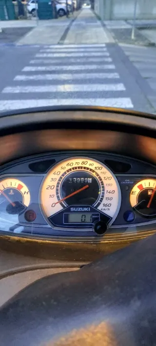 Suzuki Burgman 200 Impecable con Baúl