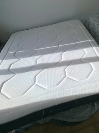 Colchón de 23 CM grosor medidas 150x190