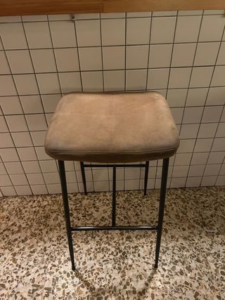 Taburetes de bar metal y ante